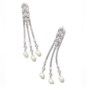 NWT never worn Kendra Scott Gracie Linear Earrings